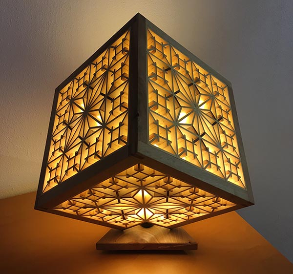 Foto Kumiko, de unieke houten ledlamp van PicusLED